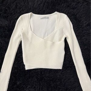 ABERCROMBIE AND FITCH CROPPED LONG SLEEVE CROSSOVER SWEATER SHIRT